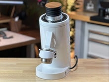 Load image into Gallery viewer, Turin DF83 v3 Single Dose Grinder