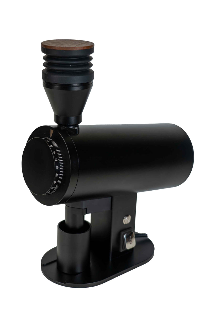 Turin DF83V — black grinder with bellows and cup