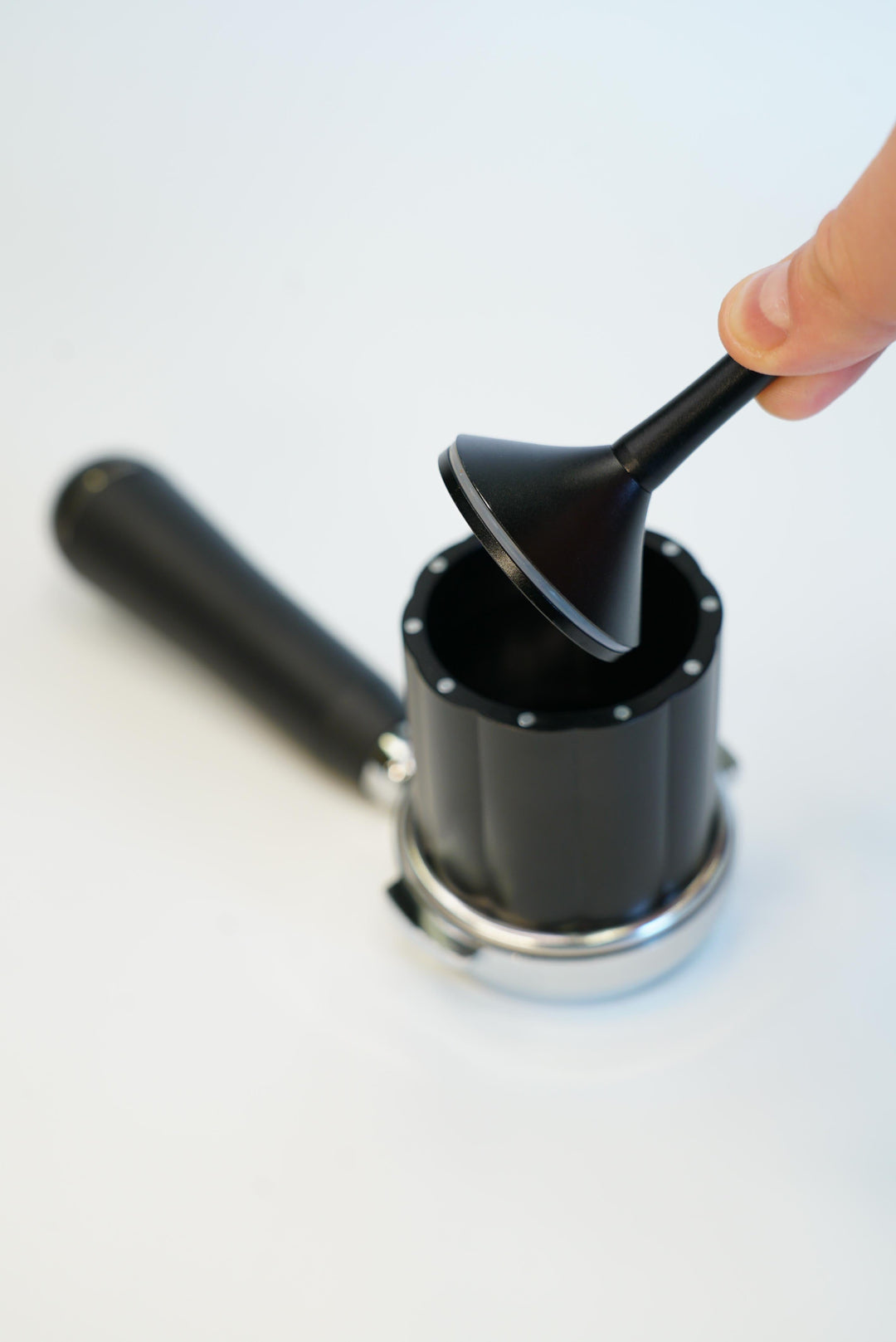 Turin H40 V2 — blind-shaker insert lifted from dosing cup