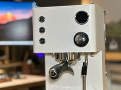 Turin Legato V2 — white control panel and pressure gauge
