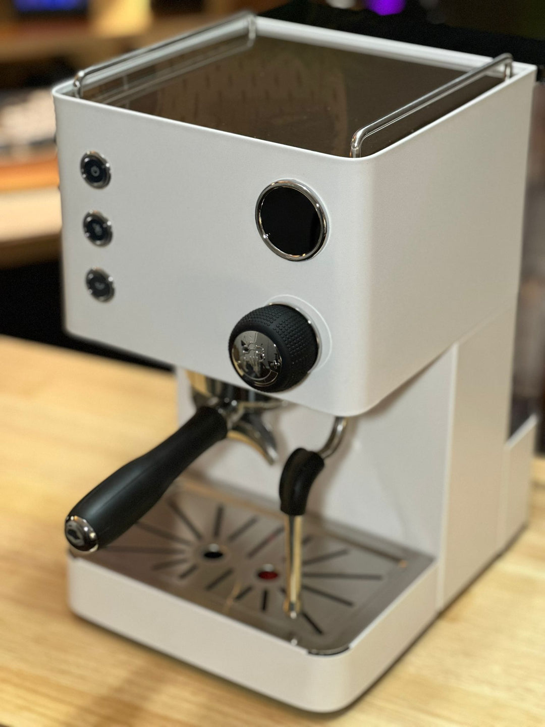 Turin Legato V2 — white machine with open cup-warming tray